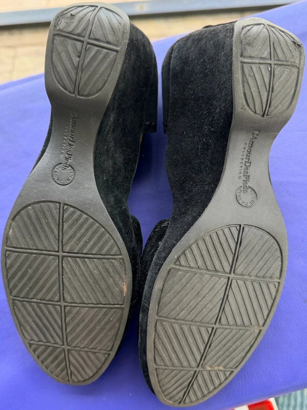 L`AMOUR DES PIEDS ORVA WOMEN'S BLACK KIDSUEDE ANKLE STRAP PUMPS SIZE 8.5